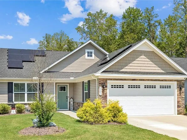 6681 Jackson Cole Cir, Gloucester, VA 23061