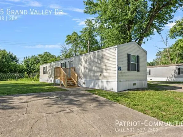 15 Grand Valley Dr, Springfield, IL 62702