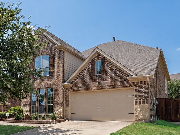 3rd image of 419 Aylesbury Dr