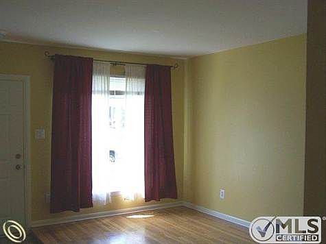 Beatrice 9062 Living Room.JPG