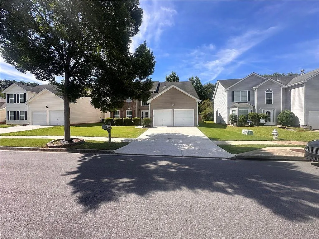 4 bed, 2.5 bath, 2177 sqft, $2,950 — Photo 3