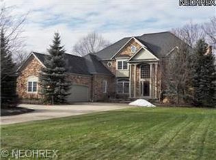 7330 Hillside Ln, Solon, OH 44139