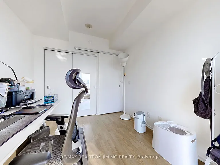 1 Bloor St E #2304 — Photo 16