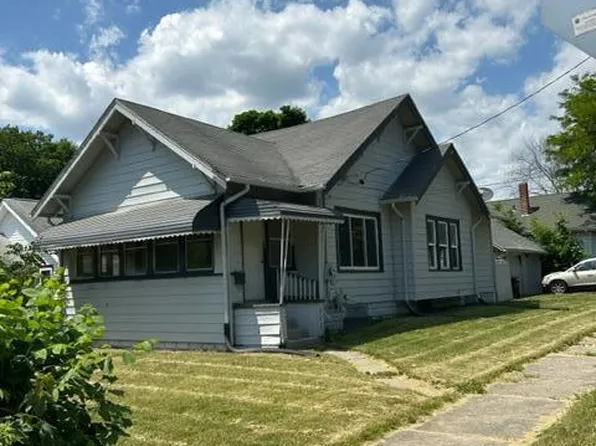 828 Everett Dr, Lansing, MI 48915