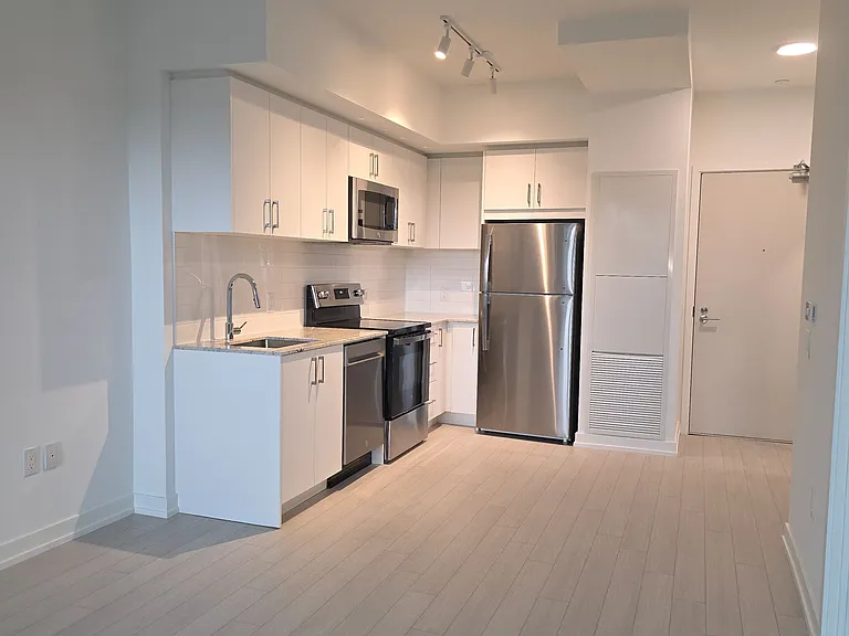 4010 Eglinton Ave W #407 — Photo 1