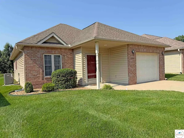 1221 E Dakota Pl, Clinton, MO 64735