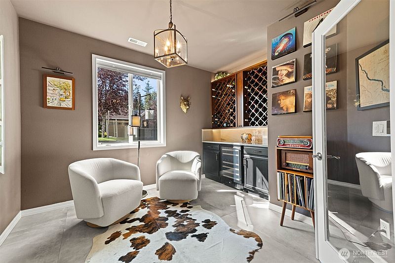 4th image of 14016 188th Avenue Ct E