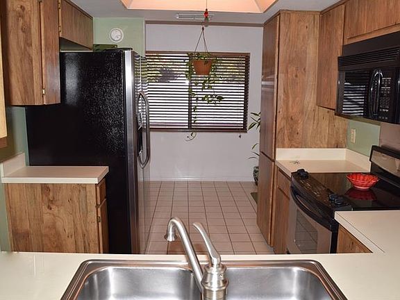 4th image of 3161 Landmark Dr APT 521