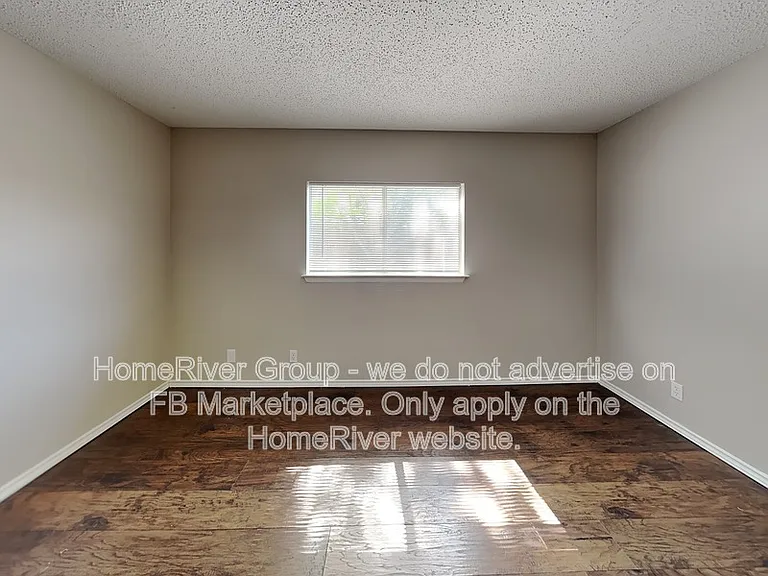 10455 Alpine Vlg — Photo 8