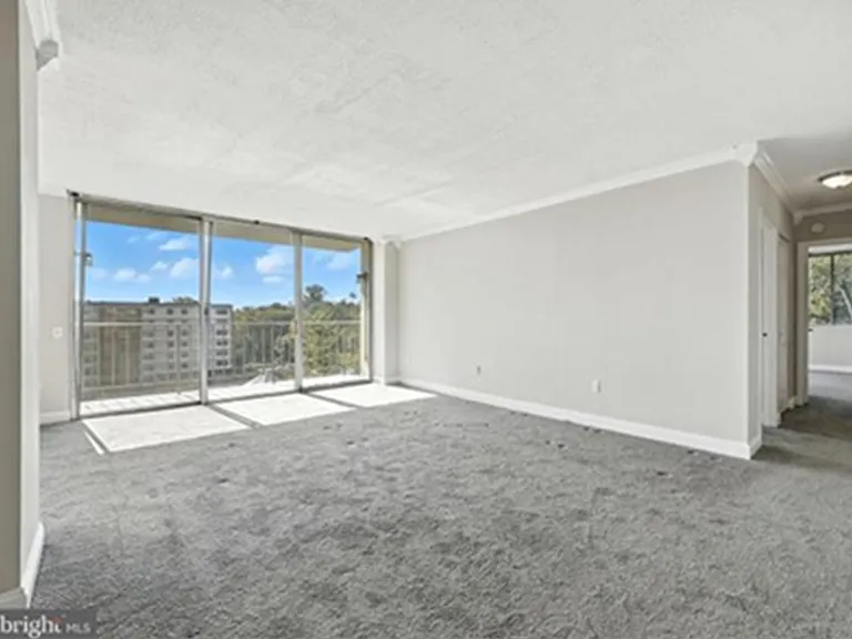 907 LR Empty