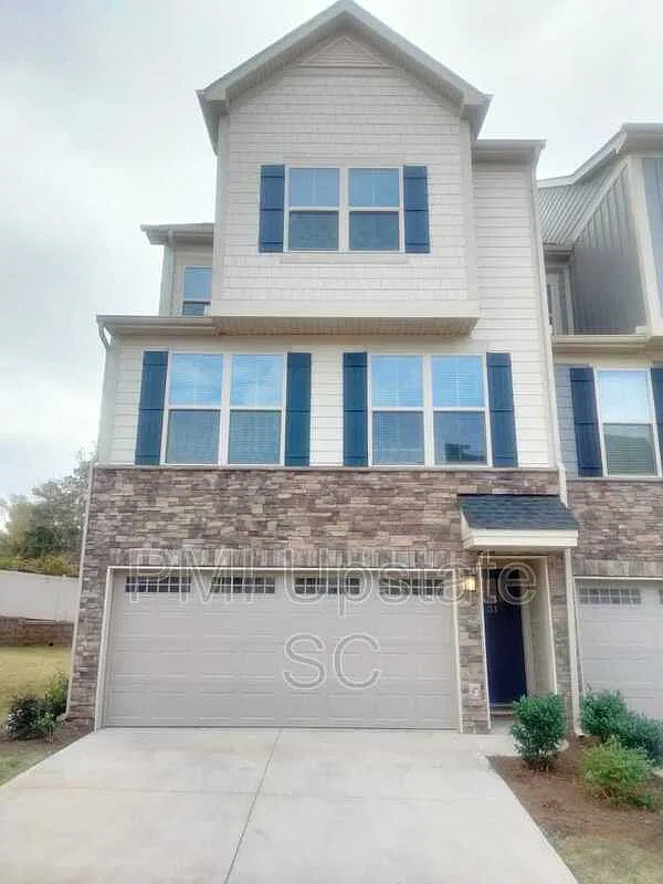 4 bed, 3.5 bath, 2300 sqft, $2,395 — Photo 1