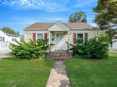 30 Leyden Street, Huntington Station, NY, 11746