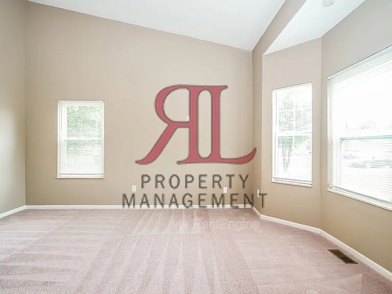 1640 Butterfly Ct — Photo 5