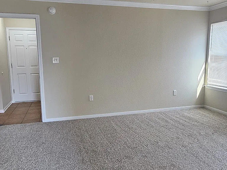 2415 Merle Dr — Photo 28