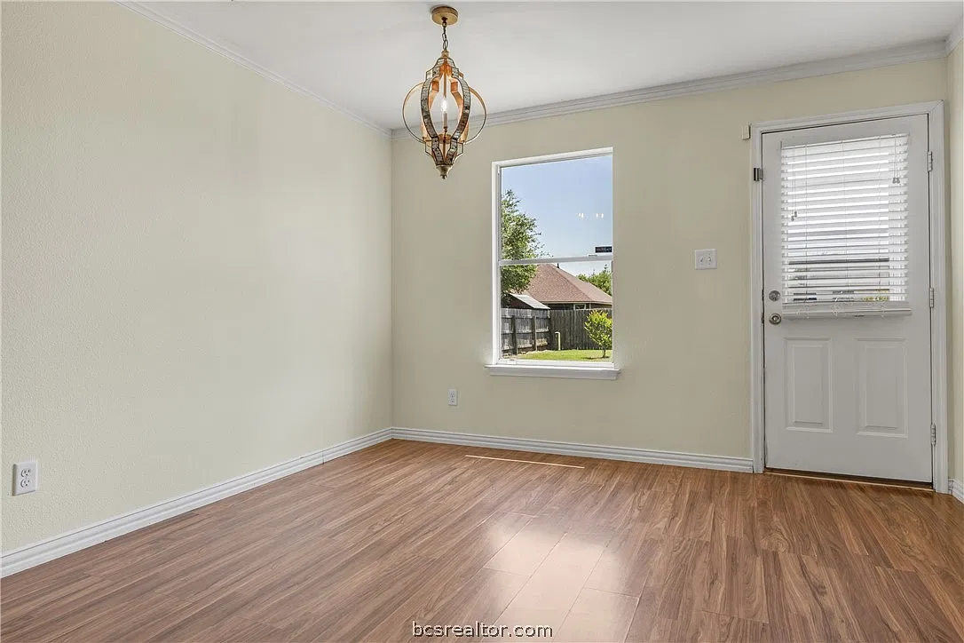 2 bed, 912 sqft, $1,450 — Photo 3