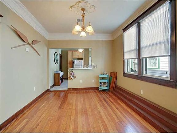 4th image of 3825 Iberville St
