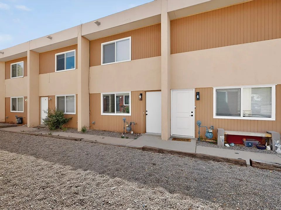 Unit B (second unit from the right)
