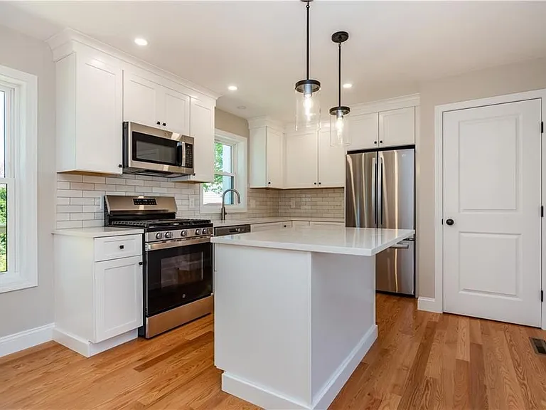 83 Cadora Ave — Photo 18