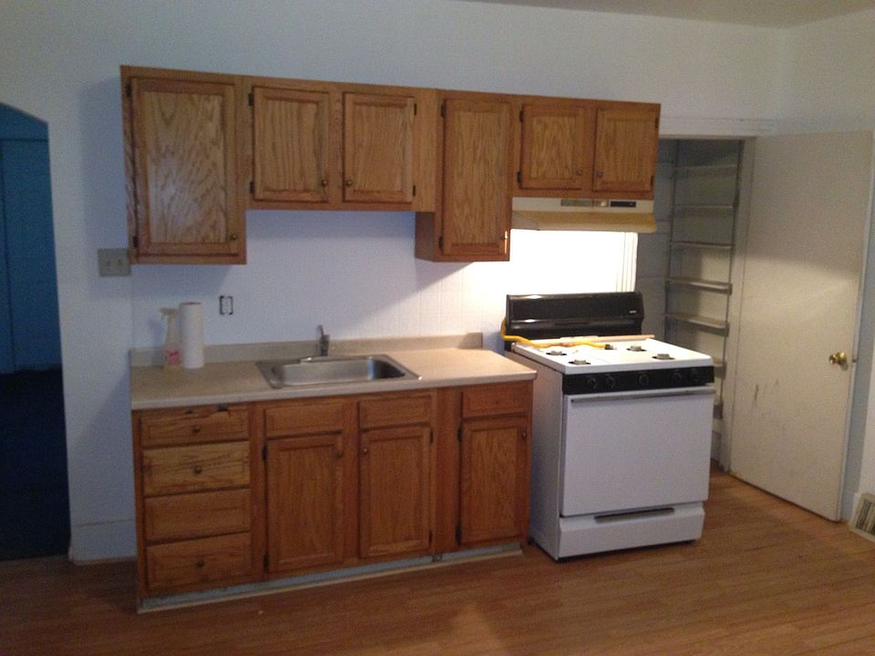 2nd image of 18 N 10th St