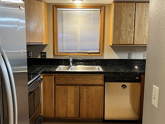 5th image of 11482 SE 77th Pl