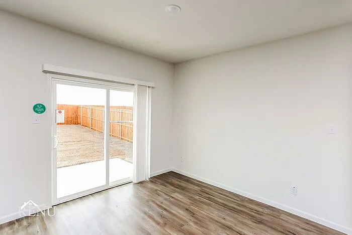 478 London Dr — Photo 6