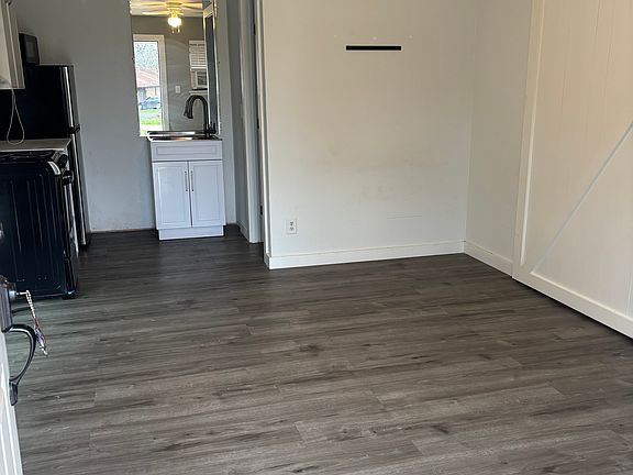 2nd image of 2104 Falcon Hill Dr #A