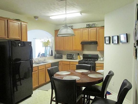 KITCHEN/BREAKFAST COMBO