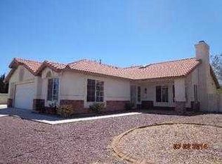 9870 9th Ave, Hesperia, CA 92345