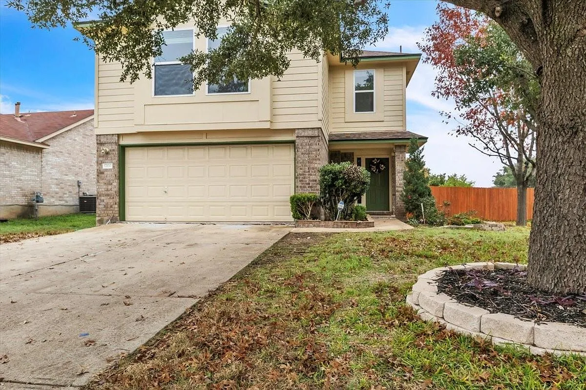 3 bed, 2.5 bath, 1380 sqft, $2,100 — Photo 3