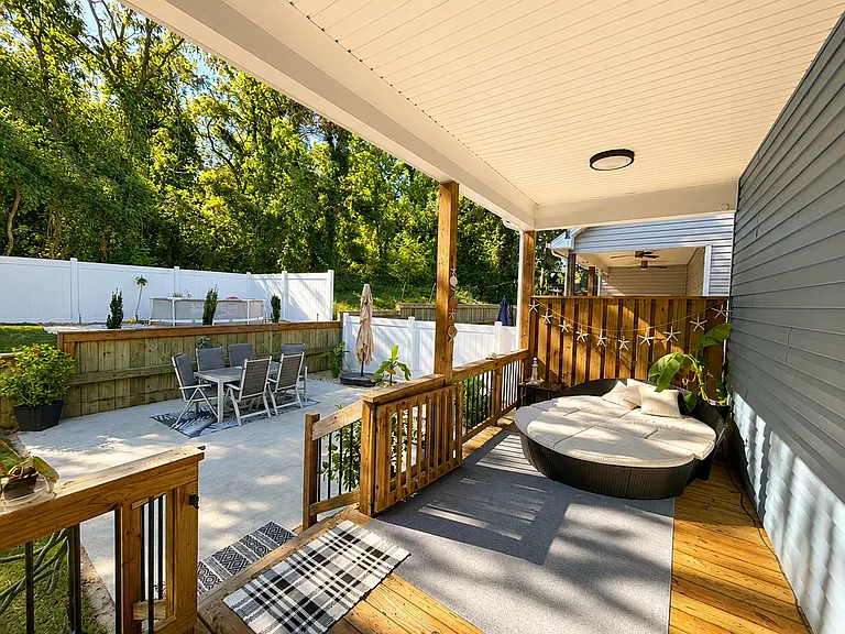 9610 Chesapeake St — Photo 24