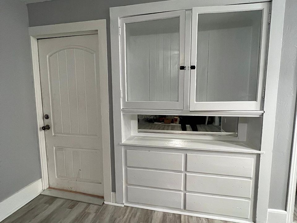 2nd image of 916 New York Ave #2