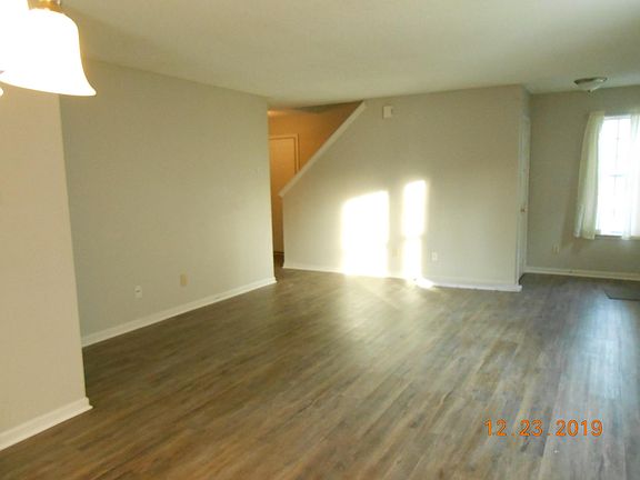 4th image of 16743 Lowell Dr