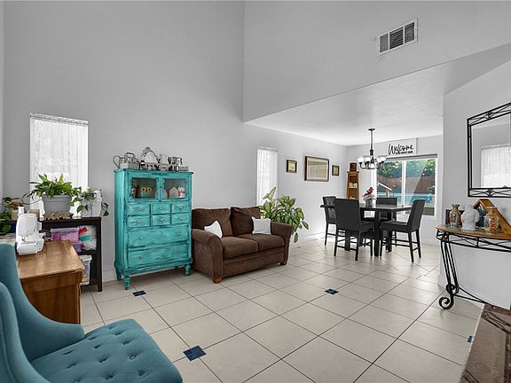 4th image of 14426 Laguna Ct