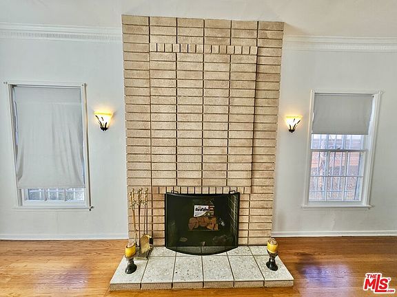 5th image of 2211 W 78th Pl