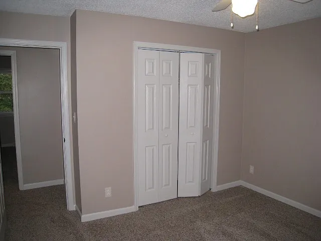 9609 N Charlotte St — Photo 14
