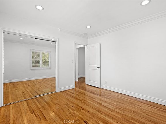5th image of 14625 Moorpark St