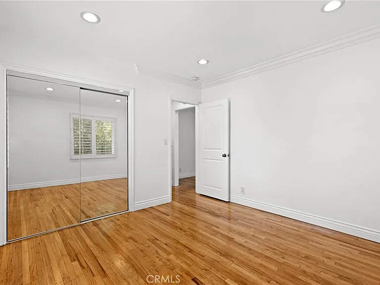 14625 Moorpark St — Photo 5