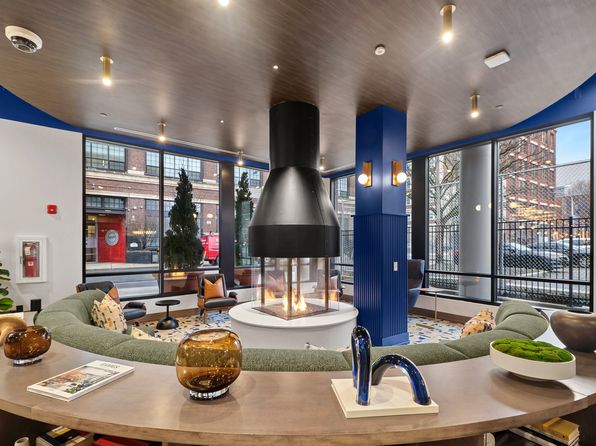 1201 Callowhill St #320