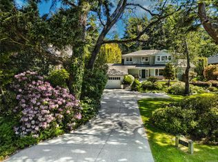 2944 Tudor Ave, Saanich, BC V8N 1M1