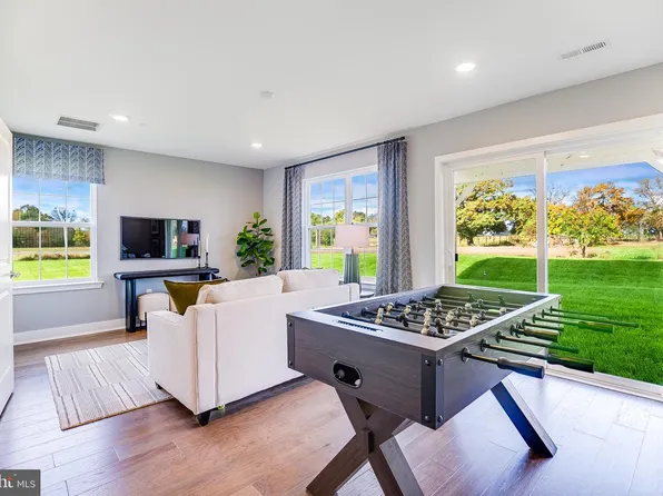 107 Fred Clark Dr, Pennington, NJ 08534