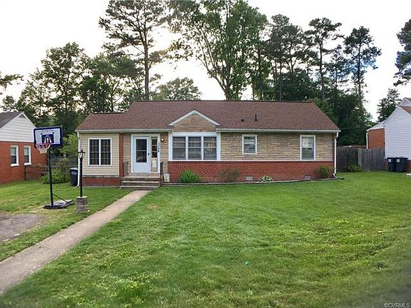 2nd image of 1208 Blue Jay Ln