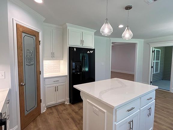 5th image of 60 Lancer Ln