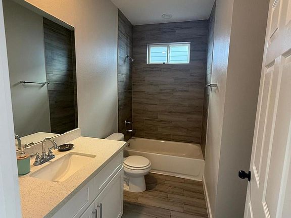 4th image of 4923 Higgins St