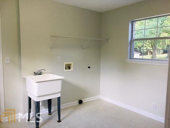 3rd image of 218 Keeble Creek Dr