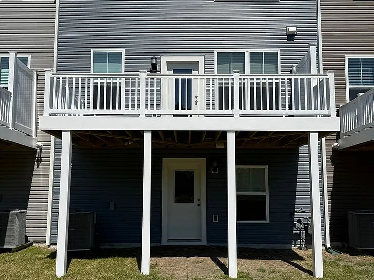 2104 Winterberry Ln — Photo 26