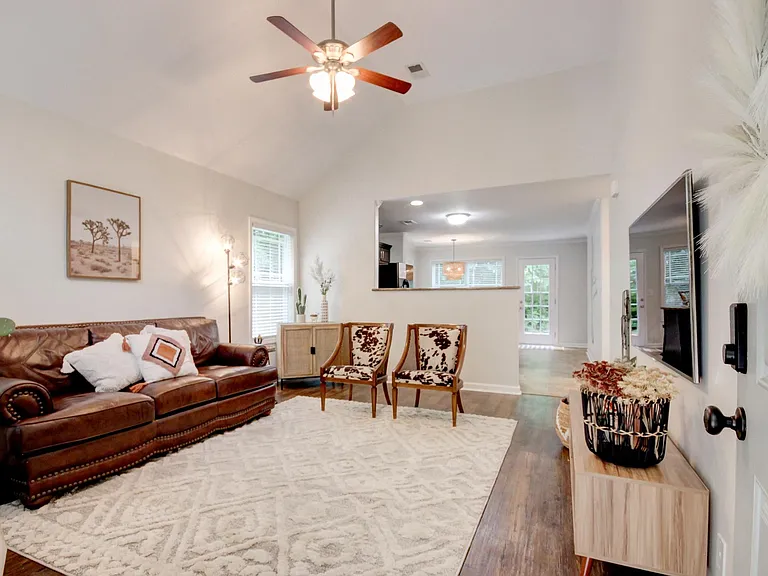 816 Dunbar Cave Rd — Photo 4