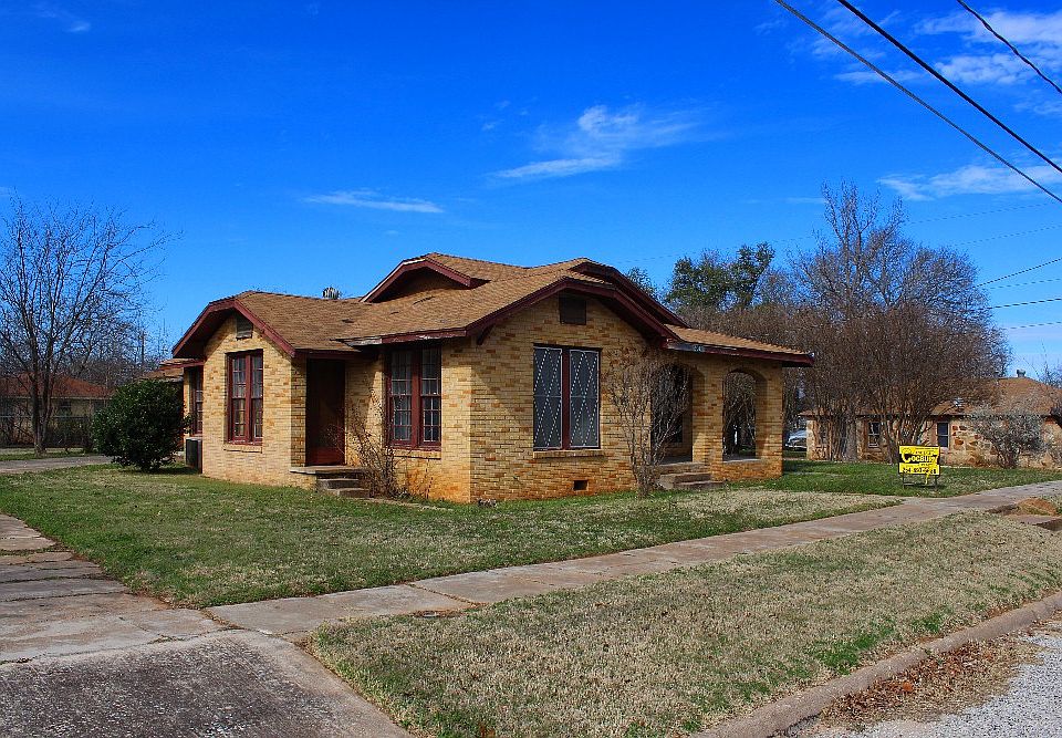 1st image of 900 S Texas St