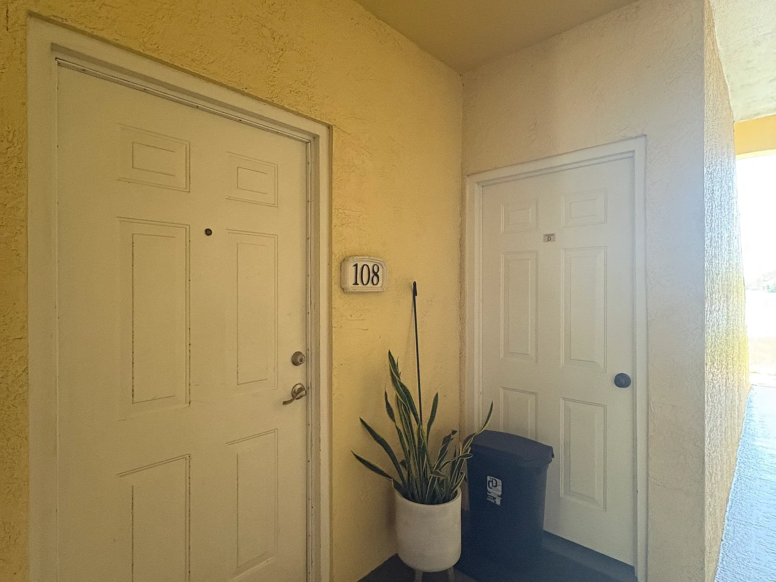 1 bed, 872 sqft, $2,350 — Photo 2