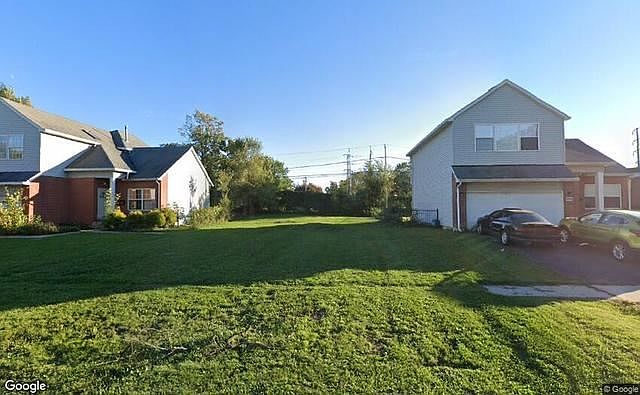 1st image of 1012 N Maywood Dr