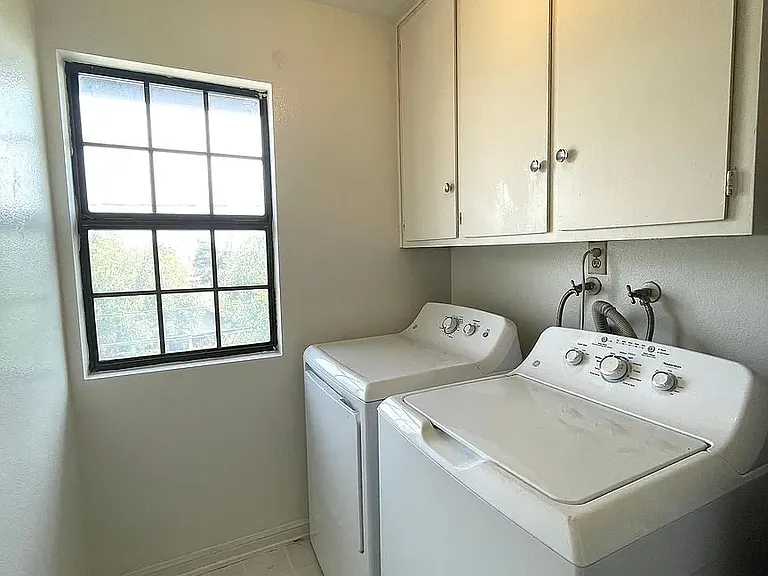 121 N Muscatel Ave #A — Photo 16